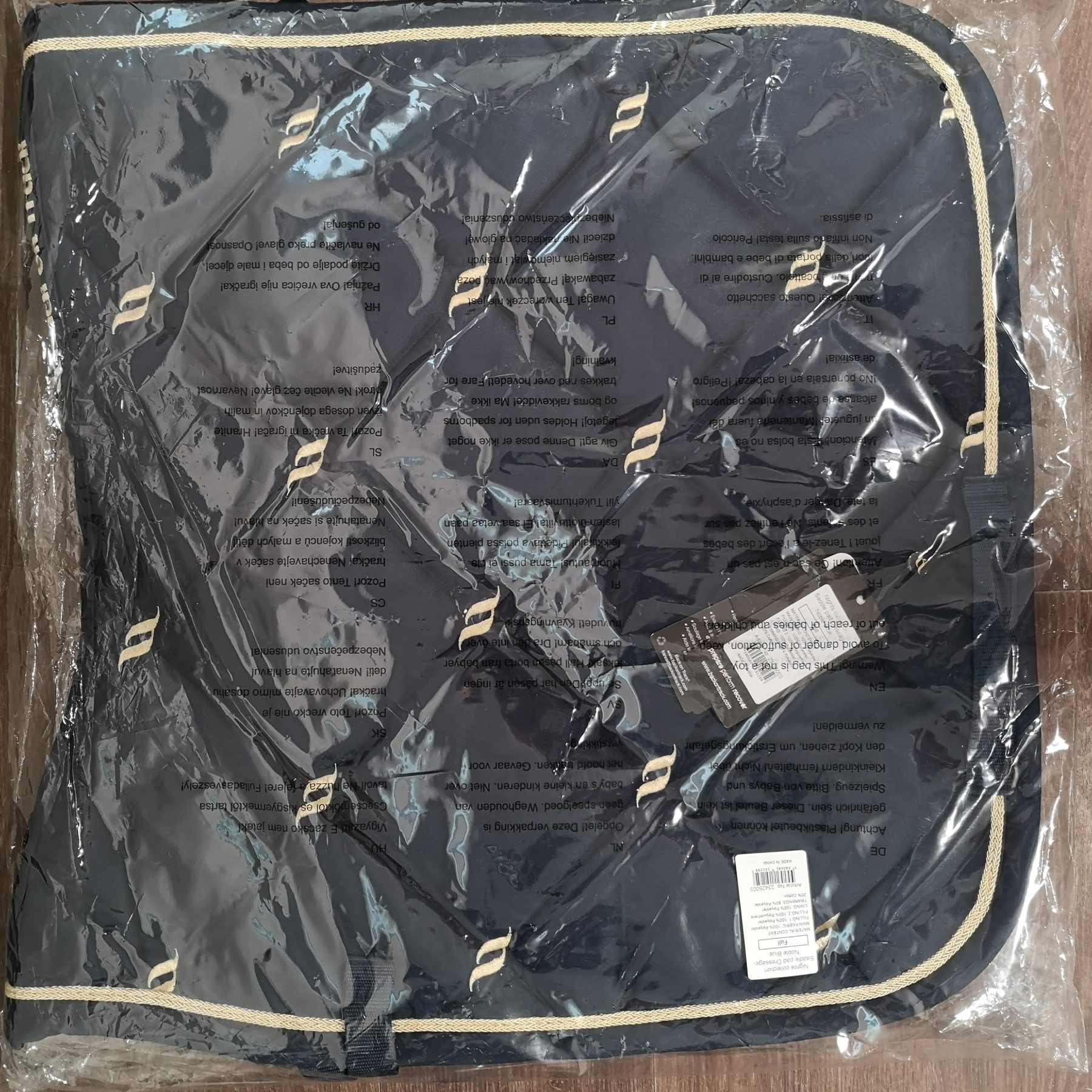 BOT Nights collection kouluhuopa <br>Back on track